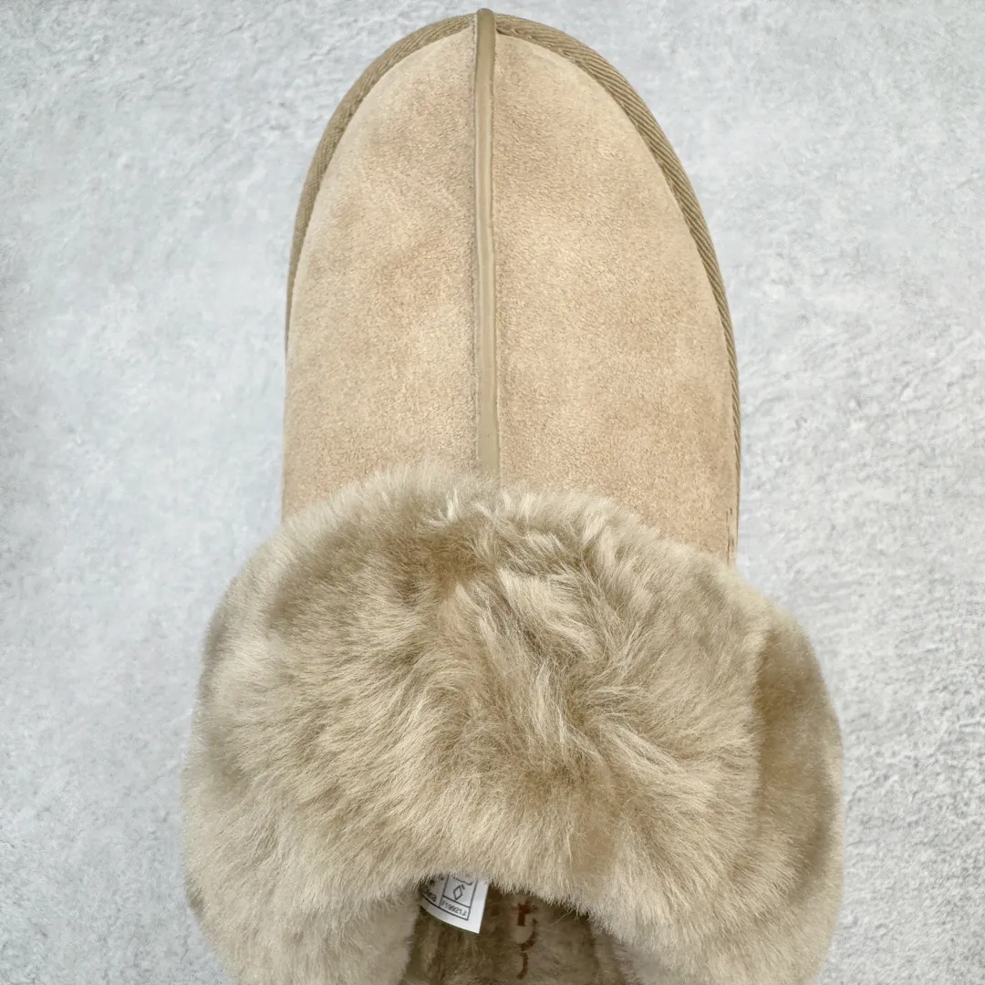 Pick up locally 💰520 UGG 2550 Star thick-soled autumn and winter sheep fur integrated snow boots. All shoes are made from ZP. Longfeng A-grade Australian imported sheep fur integrated brand OEM production line. Fully follow the ZP process. OEM original pattern maker adheres to the principle of no original shoes and no development selection. Pay attention to every detail. The most authentic TREADLITE "light wing" technology outsole on the market. Lightweight/durable/flexible/pile size: 35 36 37 38 39 40 Coding: by2936060